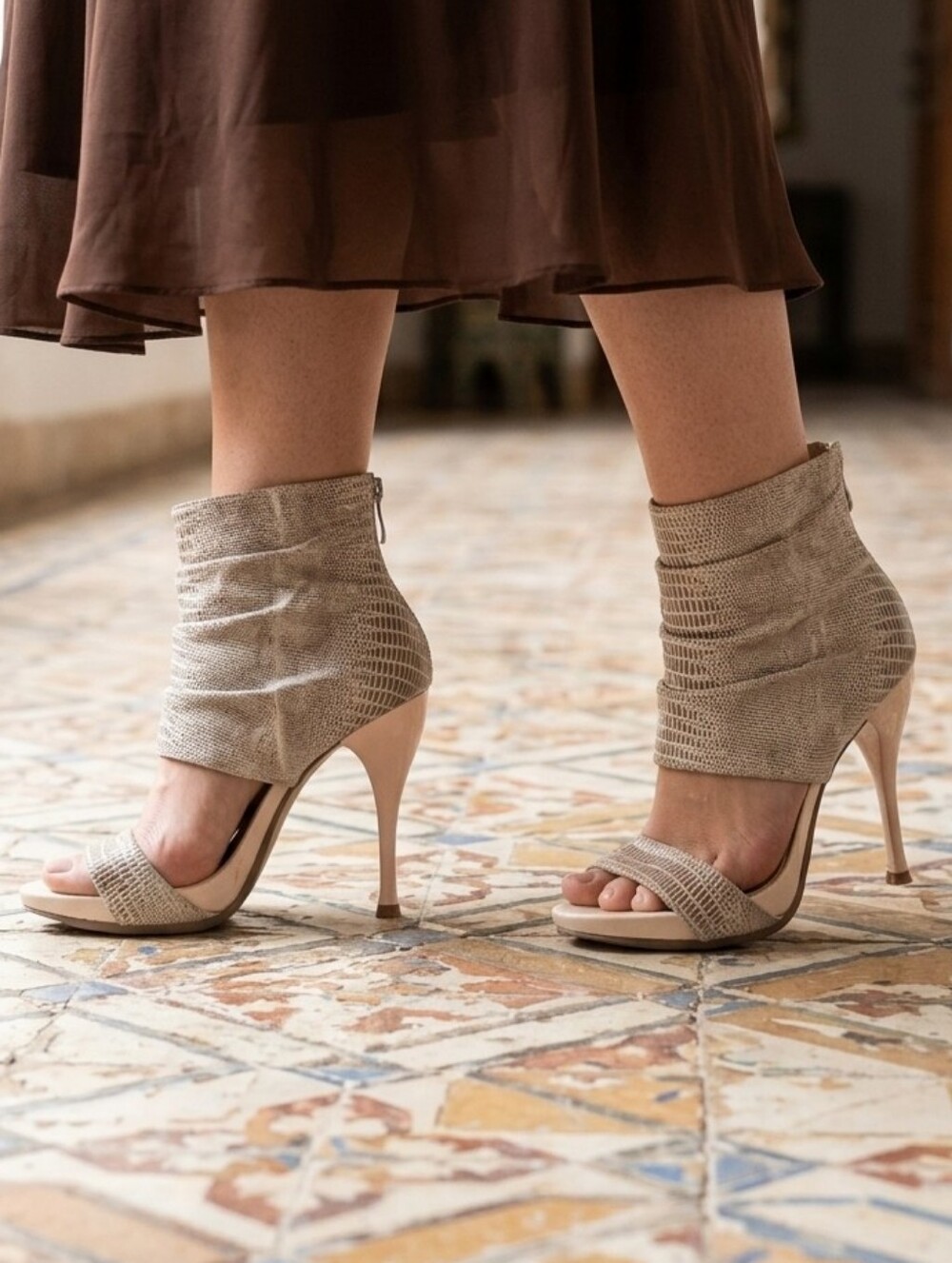 BCBGeneration🤎Beige Snake-Texture Open-Toe Stiletto Ankle Booties Sz 5.5/35.5